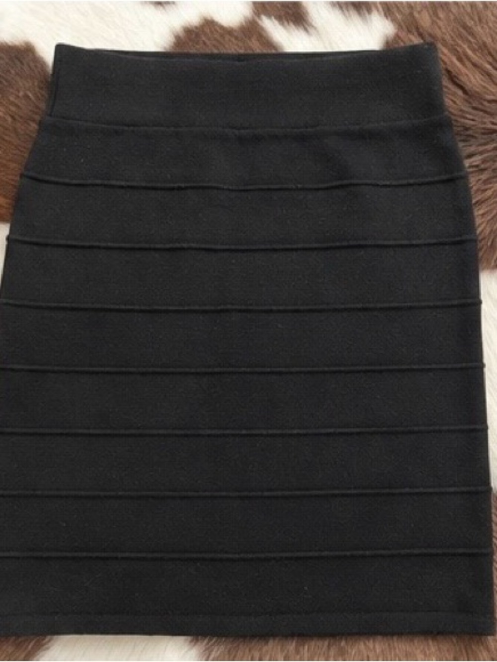 Dynamic U.S.A. Black Wool Knit Banded Pencil Mini Skirt